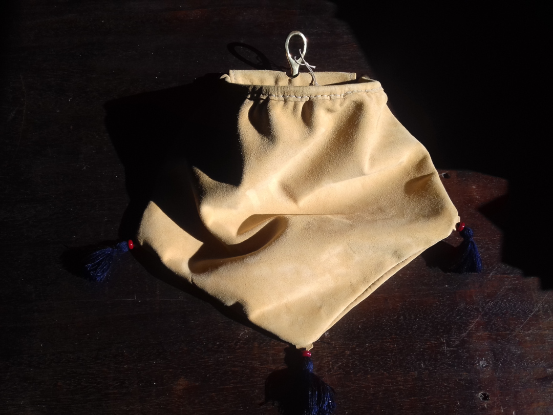 Leather frame pouch